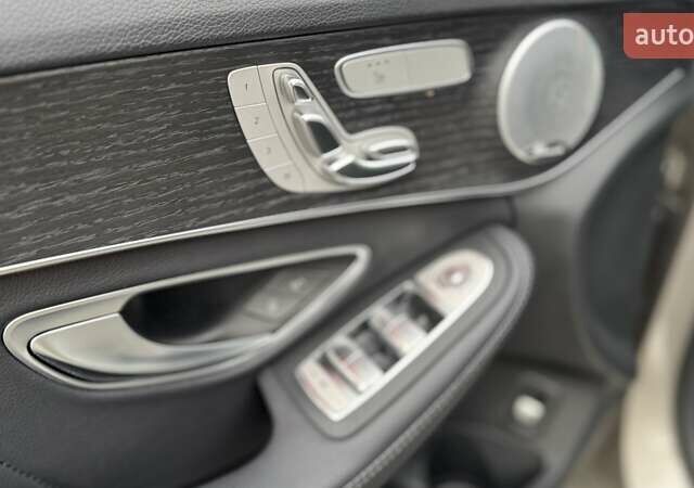 Бежевий Мерседес Ц-Клас, об'ємом двигуна 1.99 л та пробігом 38 тис. км за 33500 $, фото 25 на Automoto.ua