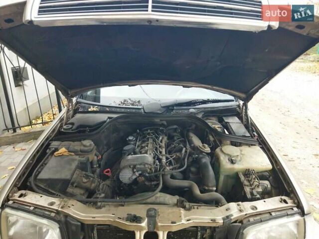 Бежевий Мерседес Ц-Клас, об'ємом двигуна 2.2 л та пробігом 520 тис. км за 3700 $, фото 8 на Automoto.ua