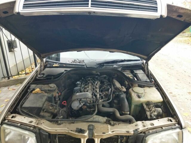 Бежевый Мерседес Ц-Класс, объемом двигателя 2.2 л и пробегом 520 тыс. км за 3700 $, фото 9 на Automoto.ua