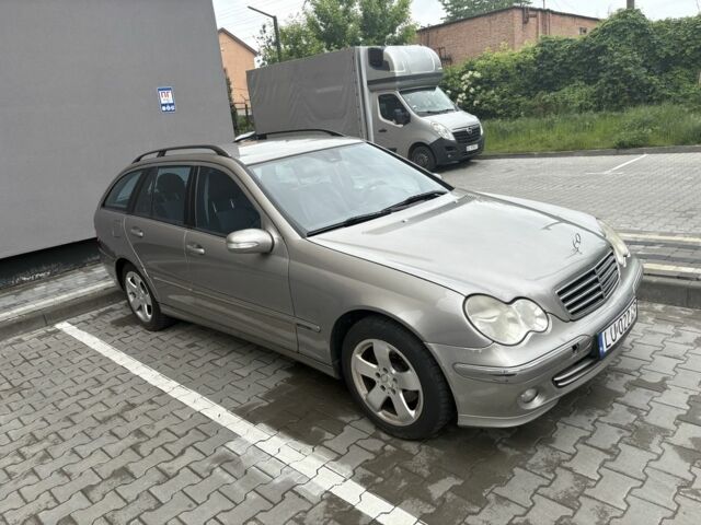 Бежевый Мерседес Ц-Класс, объемом двигателя 2.2 л и пробегом 40 тыс. км за 3200 $, фото 2 на Automoto.ua