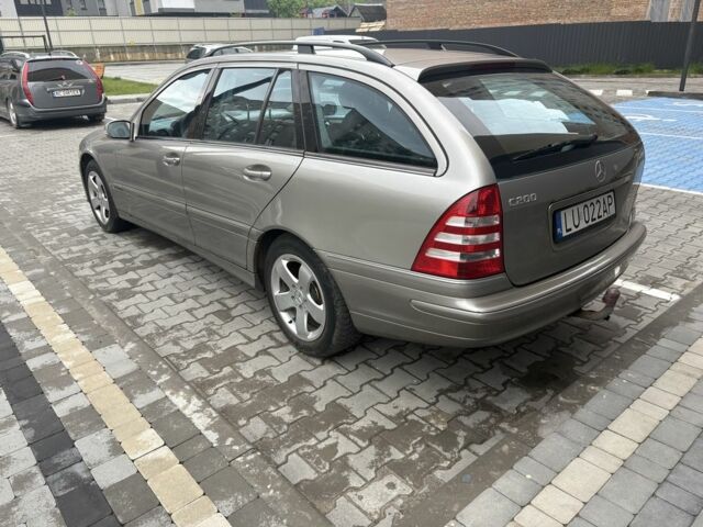 Бежевый Мерседес Ц-Класс, объемом двигателя 2.2 л и пробегом 40 тыс. км за 3200 $, фото 3 на Automoto.ua