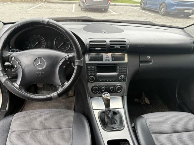 Бежевый Мерседес Ц-Класс, объемом двигателя 2.2 л и пробегом 40 тыс. км за 3200 $, фото 8 на Automoto.ua