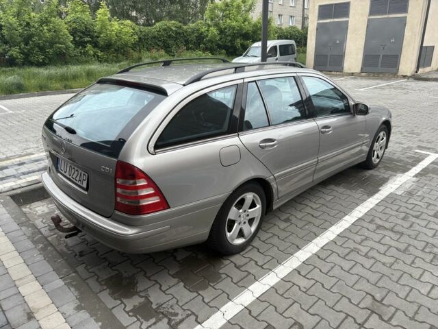 Бежевый Мерседес Ц-Класс, объемом двигателя 2.2 л и пробегом 40 тыс. км за 3200 $, фото 4 на Automoto.ua