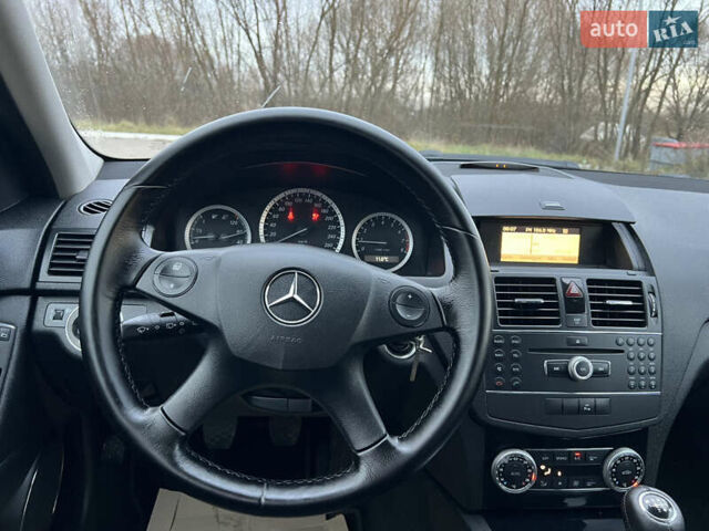 Бежевий Мерседес Ц-Клас, об'ємом двигуна 1.8 л та пробігом 204 тис. км за 8200 $, фото 14 на Automoto.ua