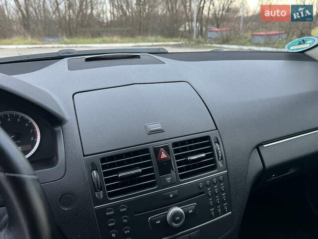 Бежевий Мерседес Ц-Клас, об'ємом двигуна 1.8 л та пробігом 204 тис. км за 8200 $, фото 27 на Automoto.ua