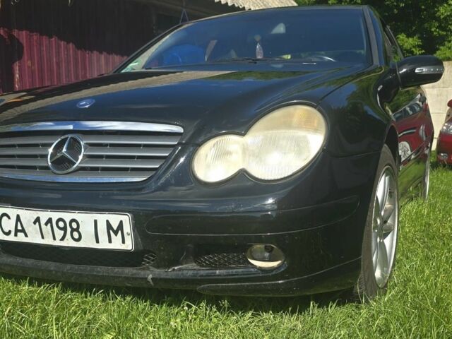 Чорний Мерседес Ц-Клас, об'ємом двигуна 2 л та пробігом 3 тис. км за 3500 $, фото 3 на Automoto.ua