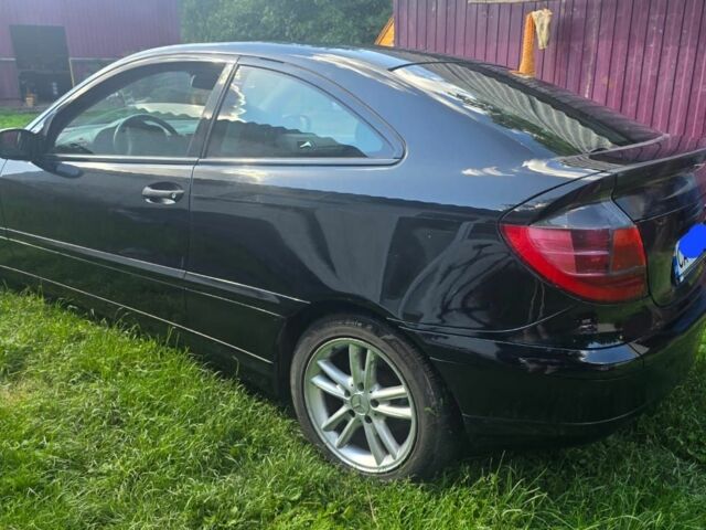 Чорний Мерседес Ц-Клас, об'ємом двигуна 2 л та пробігом 3 тис. км за 3500 $, фото 4 на Automoto.ua