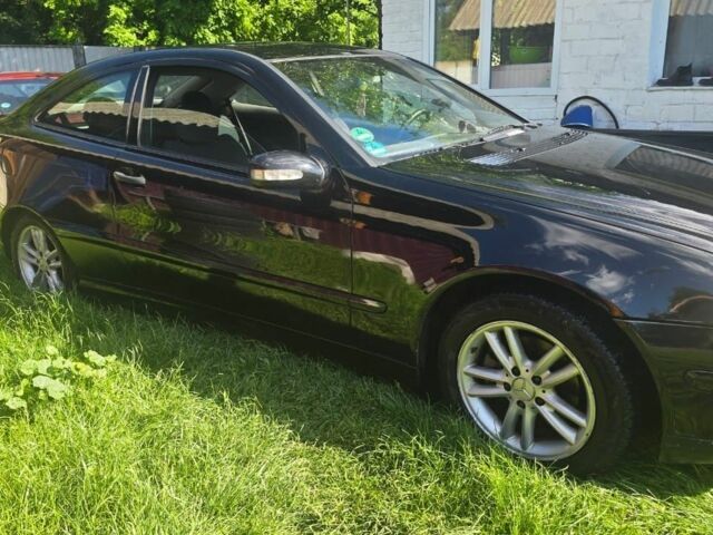 Чорний Мерседес Ц-Клас, об'ємом двигуна 2 л та пробігом 3 тис. км за 3500 $, фото 2 на Automoto.ua