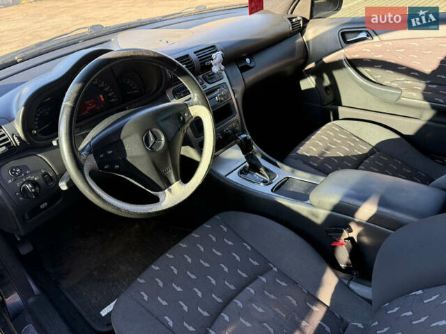 Чорний Мерседес Ц-Клас, об'ємом двигуна 1.8 л та пробігом 250 тис. км за 3350 $, фото 8 на Automoto.ua
