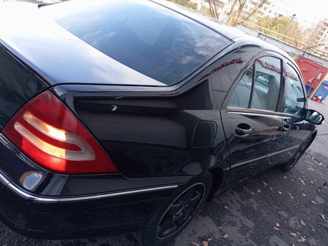 Черный Мерседес Ц-Класс, объемом двигателя 0 л и пробегом 1 тыс. км за 5000 $, фото 1 на Automoto.ua