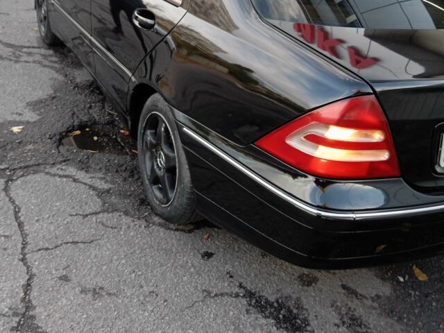 Черный Мерседес Ц-Класс, объемом двигателя 0 л и пробегом 1 тыс. км за 5000 $, фото 2 на Automoto.ua