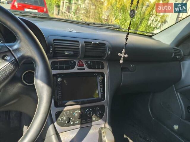 Черный Мерседес Ц-Класс, объемом двигателя 2.1 л и пробегом 480 тыс. км за 4200 $, фото 2 на Automoto.ua