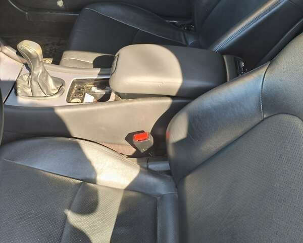 Черный Мерседес Ц-Класс, объемом двигателя 2.1 л и пробегом 480 тыс. км за 4200 $, фото 5 на Automoto.ua