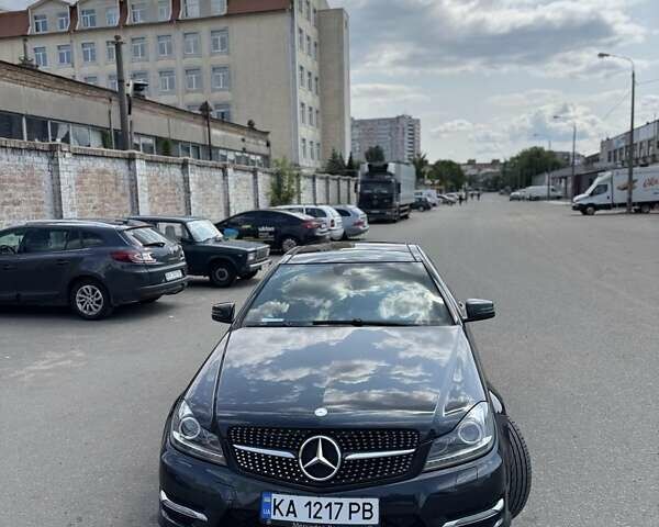 Черный Мерседес Ц-Класс, объемом двигателя 1.8 л и пробегом 197 тыс. км за 11850 $, фото 2 на Automoto.ua