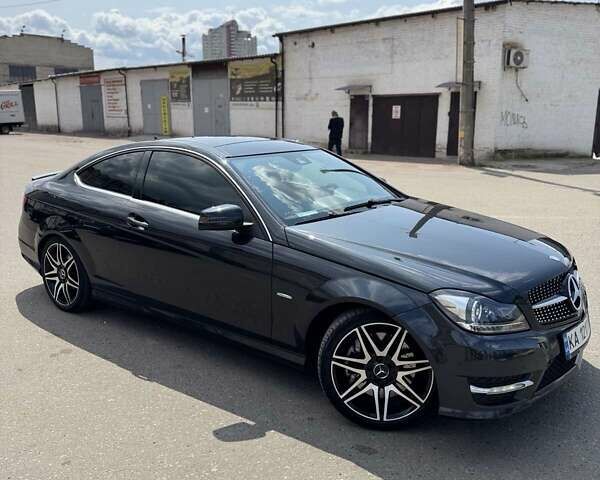 Черный Мерседес Ц-Класс, объемом двигателя 1.8 л и пробегом 197 тыс. км за 11850 $, фото 25 на Automoto.ua