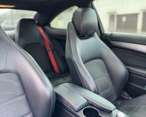 Черный Мерседес Ц-Класс, объемом двигателя 1.8 л и пробегом 197 тыс. км за 11850 $, фото 3 на Automoto.ua