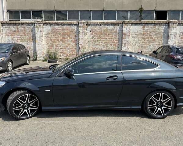 Черный Мерседес Ц-Класс, объемом двигателя 1.8 л и пробегом 197 тыс. км за 11850 $, фото 20 на Automoto.ua