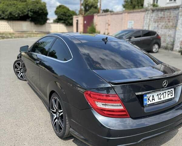 Черный Мерседес Ц-Класс, объемом двигателя 1.8 л и пробегом 197 тыс. км за 11850 $, фото 19 на Automoto.ua