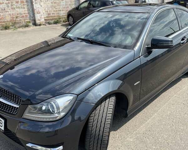 Черный Мерседес Ц-Класс, объемом двигателя 1.8 л и пробегом 197 тыс. км за 11850 $, фото 22 на Automoto.ua