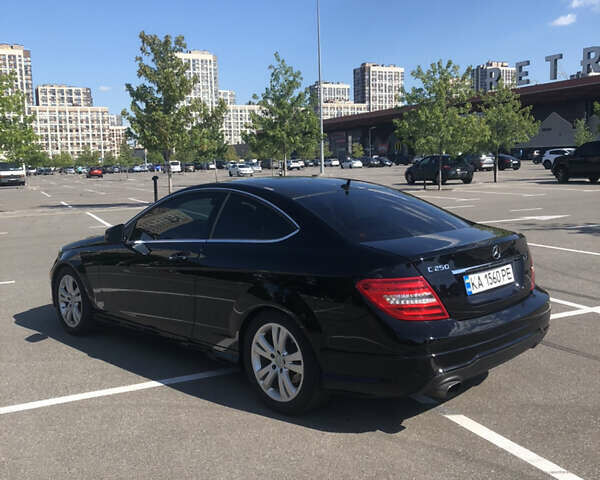 Черный Мерседес Ц-Класс, объемом двигателя 1.8 л и пробегом 190 тыс. км за 13000 $, фото 6 на Automoto.ua
