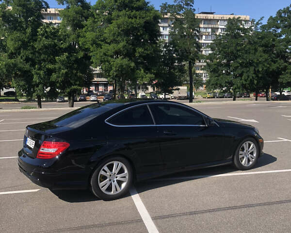 Черный Мерседес Ц-Класс, объемом двигателя 1.8 л и пробегом 190 тыс. км за 13000 $, фото 10 на Automoto.ua