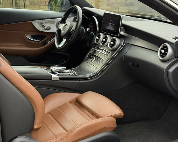 Черный Мерседес Ц-Класс, объемом двигателя 2 л и пробегом 75 тыс. км за 25500 $, фото 5 на Automoto.ua