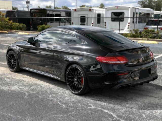 Черный Мерседес Ц-Класс, объемом двигателя 4 л и пробегом 36 тыс. км за 30000 $, фото 4 на Automoto.ua