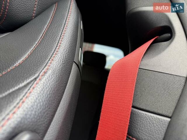 Черный Мерседес Ц-Класс, объемом двигателя 3 л и пробегом 55 тыс. км за 39333 $, фото 24 на Automoto.ua