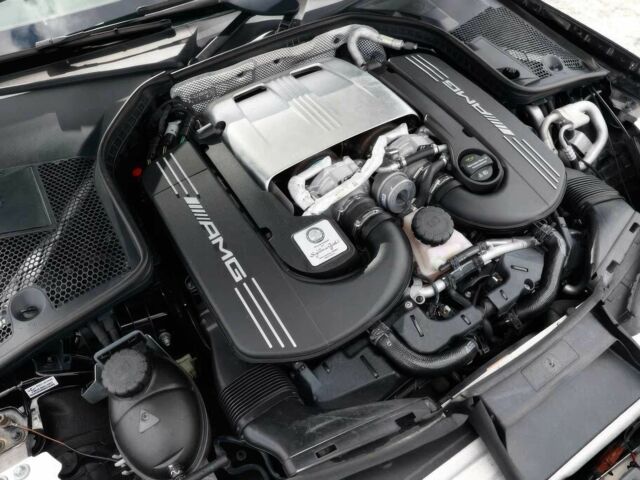 Черный Мерседес Ц-Класс, объемом двигателя 4 л и пробегом 36 тыс. км за 30000 $, фото 21 на Automoto.ua