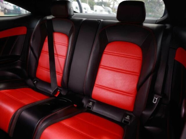 Черный Мерседес Ц-Класс, объемом двигателя 4 л и пробегом 36 тыс. км за 30000 $, фото 19 на Automoto.ua