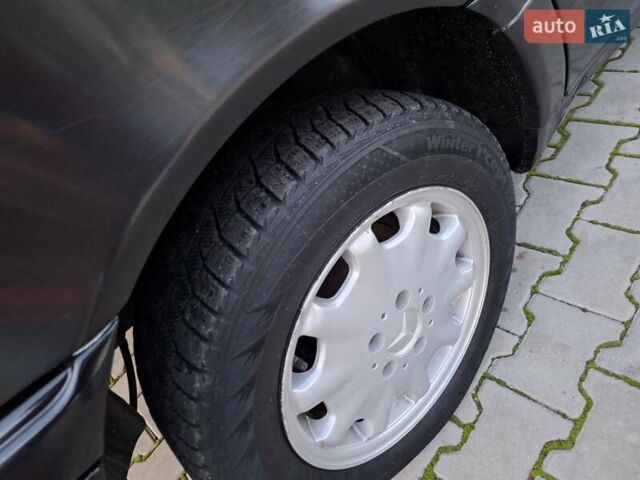 Чорний Мерседес Ц-Клас, об'ємом двигуна 1.8 л та пробігом 293 тис. км за 1550 $, фото 12 на Automoto.ua