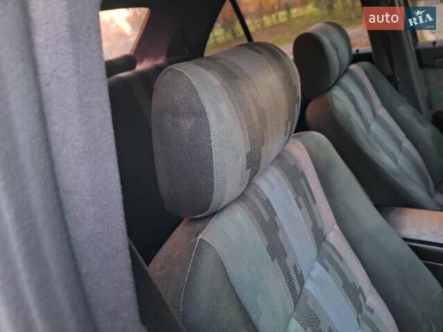 Чорний Мерседес Ц-Клас, об'ємом двигуна 1.8 л та пробігом 293 тис. км за 1550 $, фото 19 на Automoto.ua