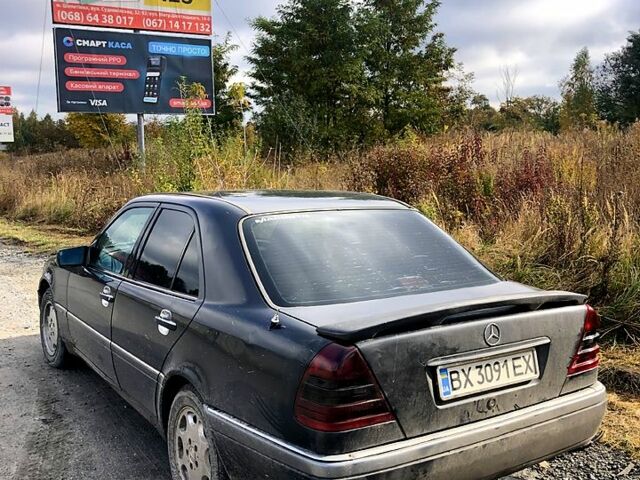 Чорний Мерседес Ц-Клас, об'ємом двигуна 1.8 л та пробігом 300 тис. км за 2600 $, фото 5 на Automoto.ua