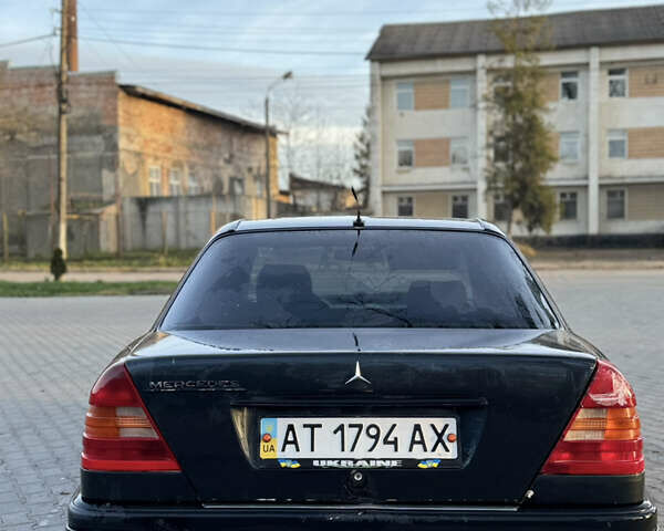 Черный Мерседес Ц-Класс, объемом двигателя 1.8 л и пробегом 350 тыс. км за 2000 $, фото 10 на Automoto.ua