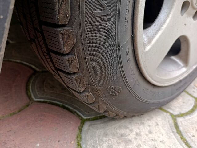 Черный Мерседес Ц-Класс, объемом двигателя 2.2 л и пробегом 244 тыс. км за 3700 $, фото 10 на Automoto.ua