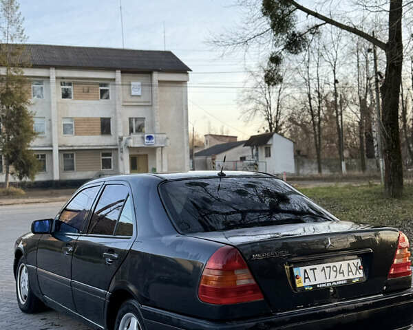 Черный Мерседес Ц-Класс, объемом двигателя 1.8 л и пробегом 350 тыс. км за 2000 $, фото 7 на Automoto.ua