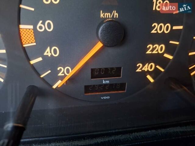 Чорний Мерседес Ц-Клас, об'ємом двигуна 1.8 л та пробігом 293 тис. км за 1550 $, фото 32 на Automoto.ua