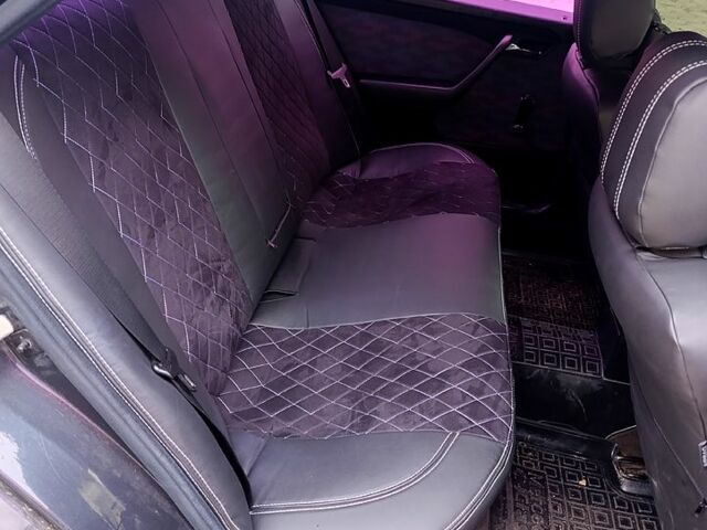 Черный Мерседес Ц-Класс, объемом двигателя 2.2 л и пробегом 244 тыс. км за 3700 $, фото 7 на Automoto.ua