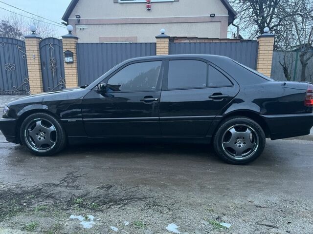 Чорний Мерседес Ц-Клас, об'ємом двигуна 1.8 л та пробігом 240 тис. км за 3600 $, фото 14 на Automoto.ua