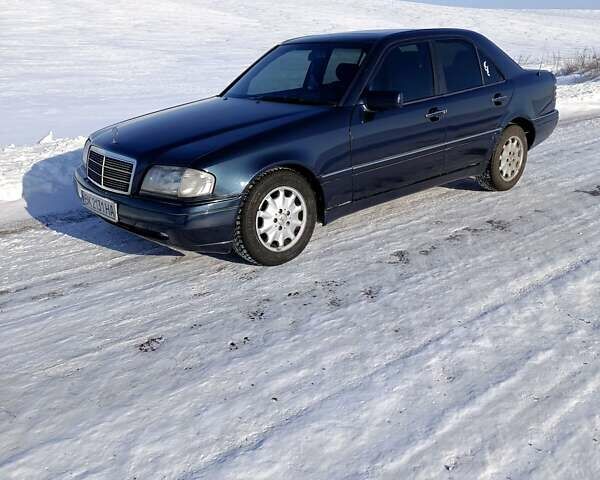 Черный Мерседес Ц-Класс, объемом двигателя 2.5 л и пробегом 350 тыс. км за 3100 $, фото 4 на Automoto.ua