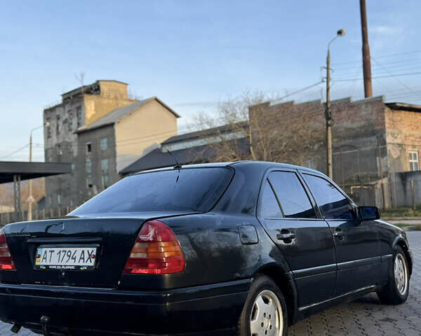 Черный Мерседес Ц-Класс, объемом двигателя 1.8 л и пробегом 350 тыс. км за 2000 $, фото 11 на Automoto.ua