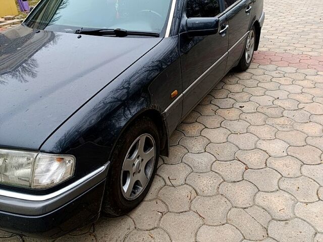 Черный Мерседес Ц-Класс, объемом двигателя 2.2 л и пробегом 244 тыс. км за 3700 $, фото 2 на Automoto.ua