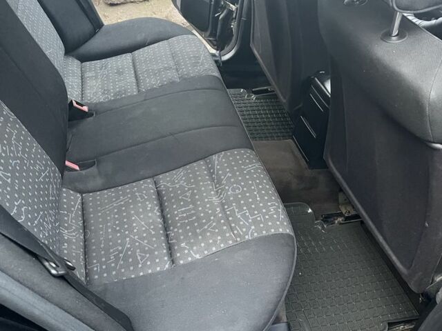 Чорний Мерседес Ц-Клас, об'ємом двигуна 1.8 л та пробігом 240 тис. км за 3600 $, фото 4 на Automoto.ua