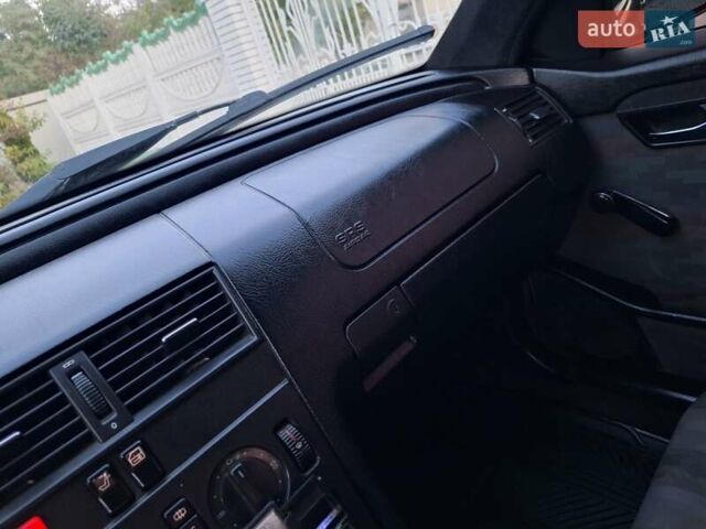 Чорний Мерседес Ц-Клас, об'ємом двигуна 1.8 л та пробігом 293 тис. км за 1600 $, фото 34 на Automoto.ua