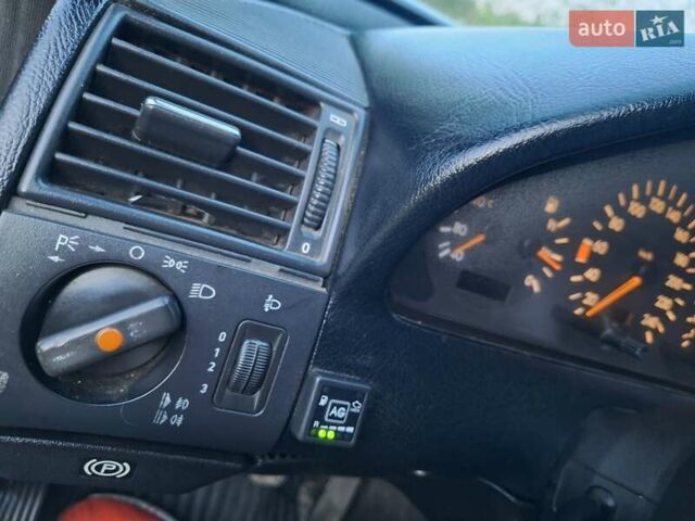 Чорний Мерседес Ц-Клас, об'ємом двигуна 1.8 л та пробігом 293 тис. км за 1600 $, фото 35 на Automoto.ua