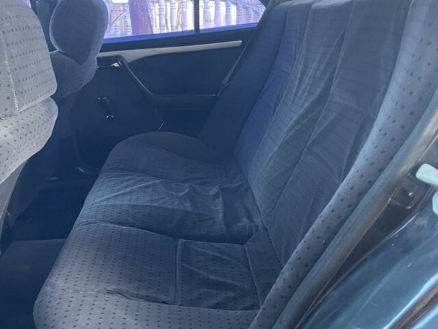 Черный Мерседес Ц-Класс, объемом двигателя 1.8 л и пробегом 354 тыс. км за 1666 $, фото 6 на Automoto.ua