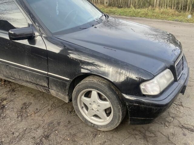 Чорний Мерседес Ц-Клас, об'ємом двигуна 2.8 л та пробігом 280 тис. км за 2500 $, фото 1 на Automoto.ua