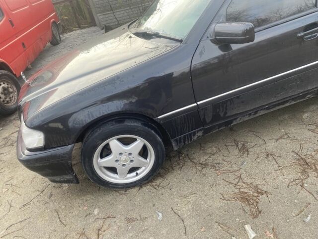 Чорний Мерседес Ц-Клас, об'ємом двигуна 2.8 л та пробігом 280 тис. км за 2500 $, фото 3 на Automoto.ua