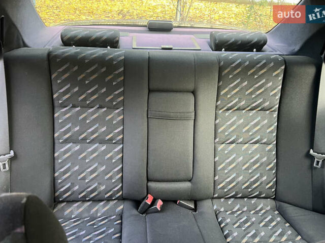 Черный Мерседес Ц-Класс, объемом двигателя 1.8 л и пробегом 482 тыс. км за 3250 $, фото 5 на Automoto.ua