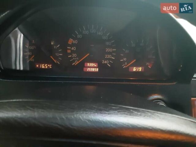 Чорний Мерседес Ц-Клас, об'ємом двигуна 1.8 л та пробігом 260 тис. км за 3500 $, фото 18 на Automoto.ua